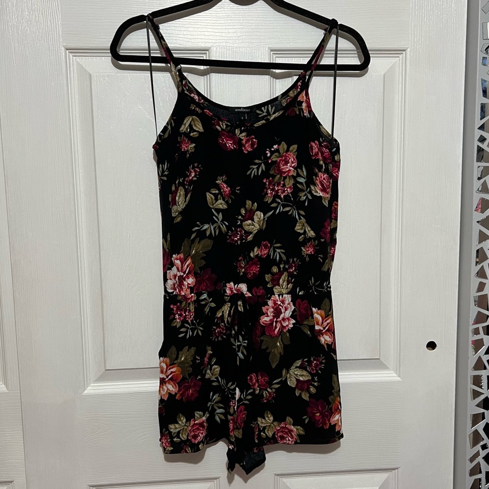 🖤 FREE 🖤 Ambiance - Women’s Floral Romper